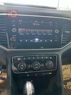 ڤۆڵکسواگن ئەتڵەس کرۆس سپۆرت